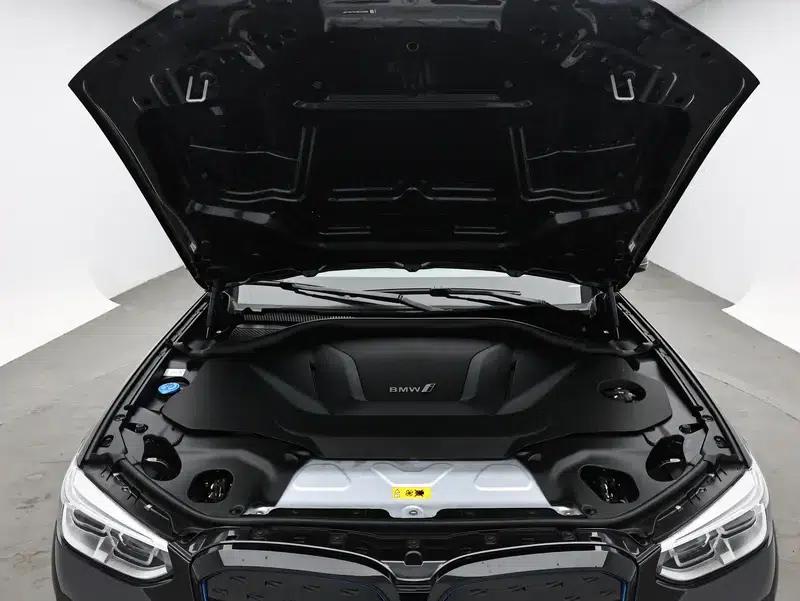 BMW iX3 2021 Leading Edition — миниатюра 10