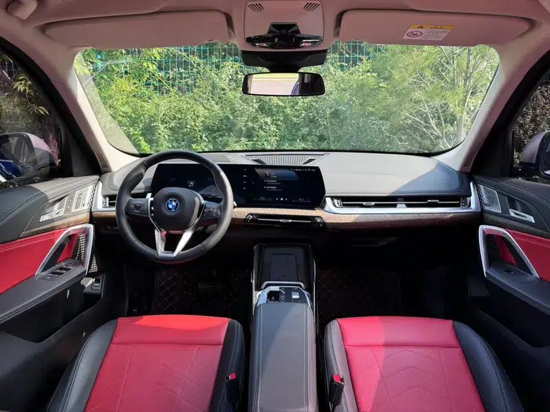 BMW iX1 2023 xDrive30L X Design Package — миниатюра 17
