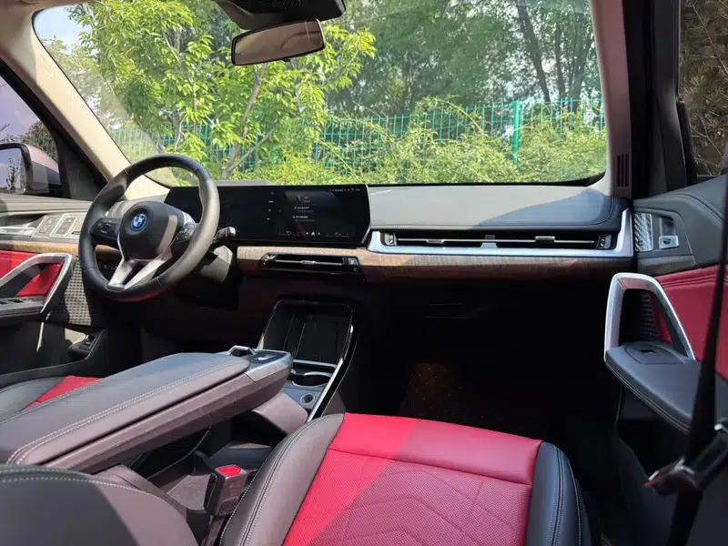 BMW iX1 2023 xDrive30L X Design Package — миниатюра 18