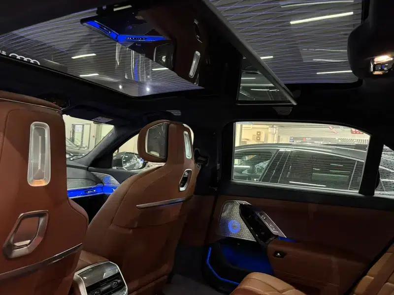 BMW i7 2023 xDrive60L Luxury Package — миниатюра 13
