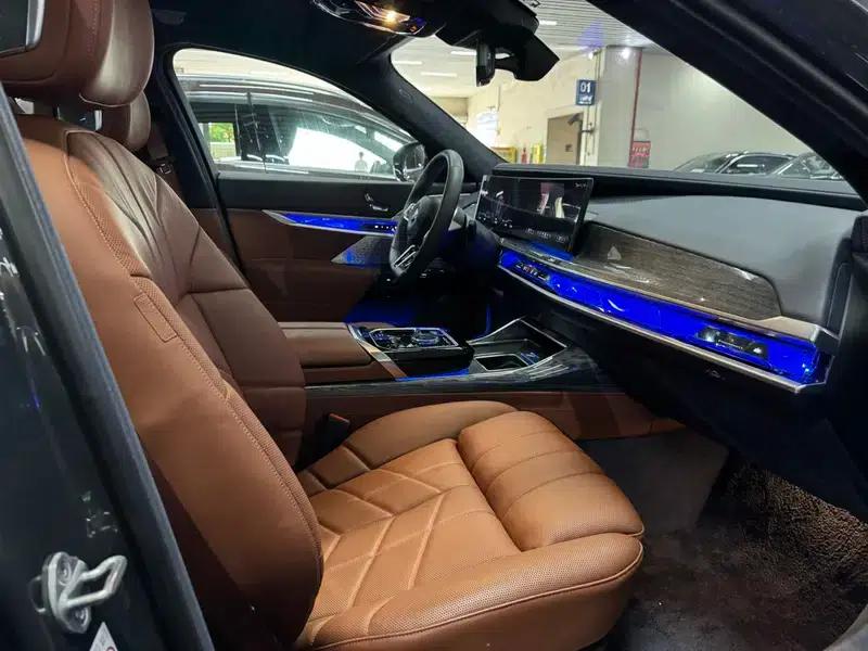 BMW i7 2023 xDrive60L Luxury Package — миниатюра 9