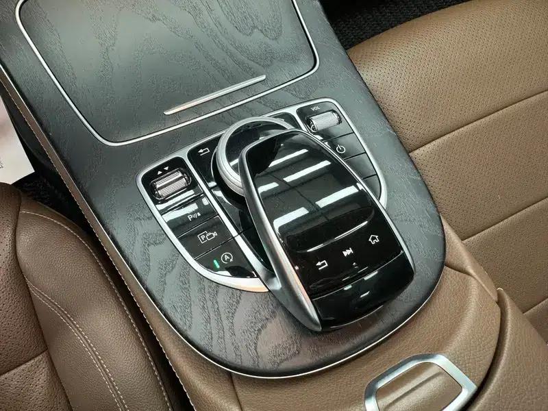 Mercedes-Benz E-Class 2018 Facelift E 300 L Fashion Model — миниатюра 5
