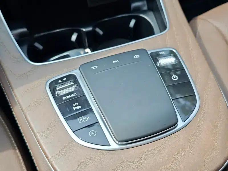 Mercedes-Benz E-Class 2020 Facelift E 300 L Fashion Model — миниатюра 11