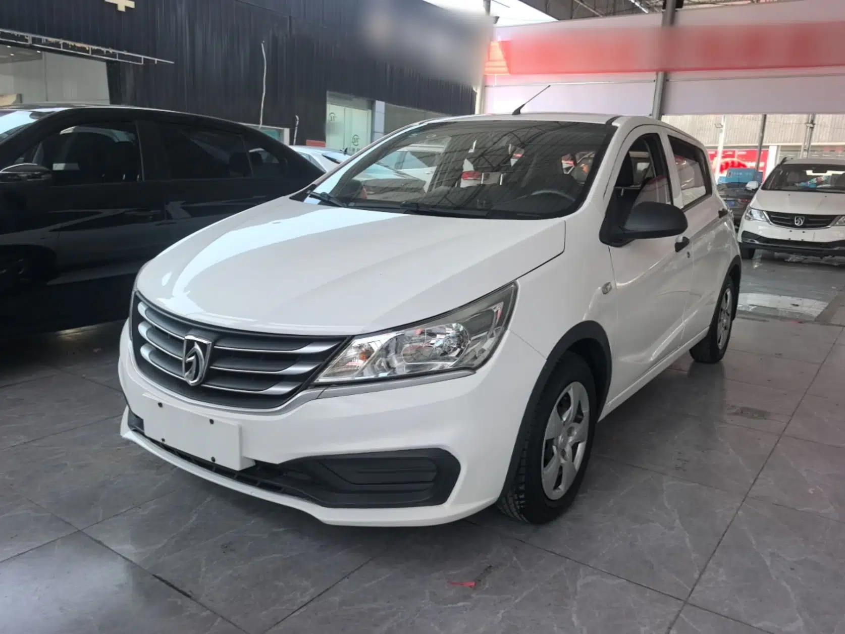 Baojun 310 2016 1.2L Manual Value Edition — миниатюра 1