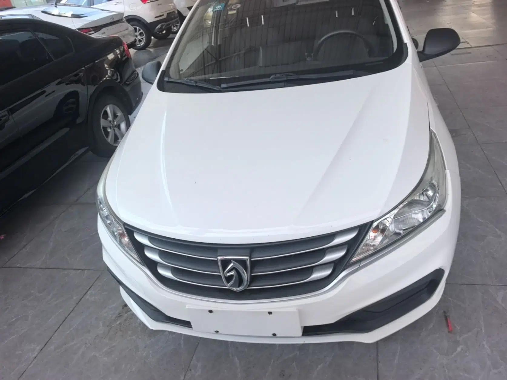 Baojun 310 2016 1.2L Manual Value Edition — миниатюра 2