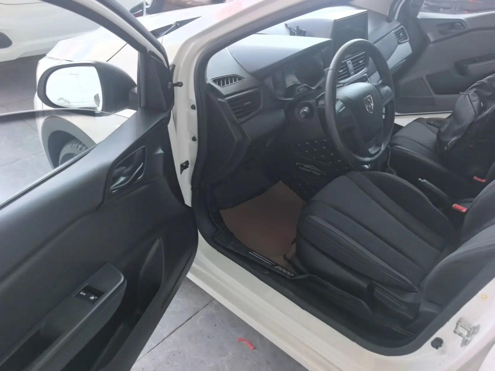 Baojun 310 2016 1.2L Manual Value Edition — миниатюра 18