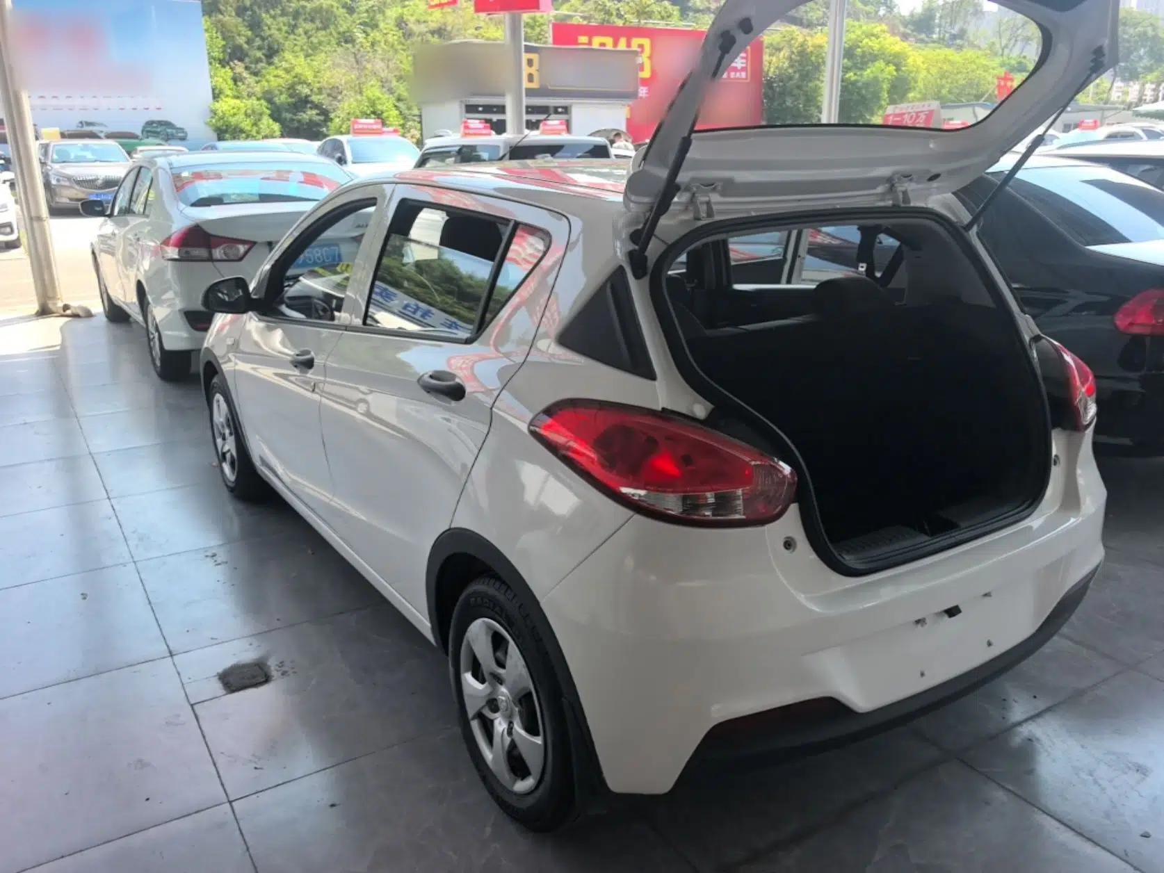 Baojun 310 2016 1.2L Manual Value Edition — миниатюра 4