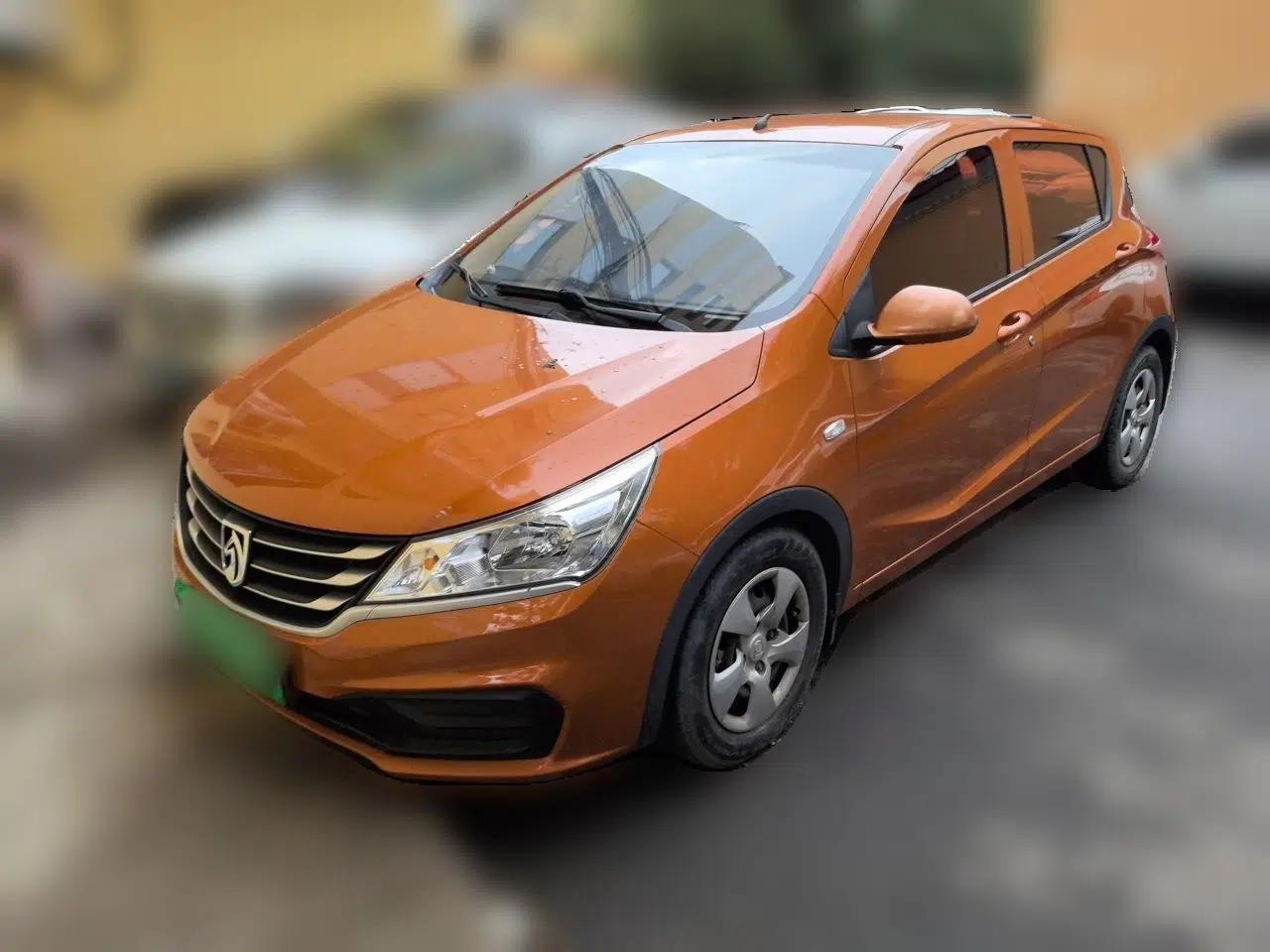 Baojun 310 2016 1.2L manual Comfort trim level — миниатюра 1
