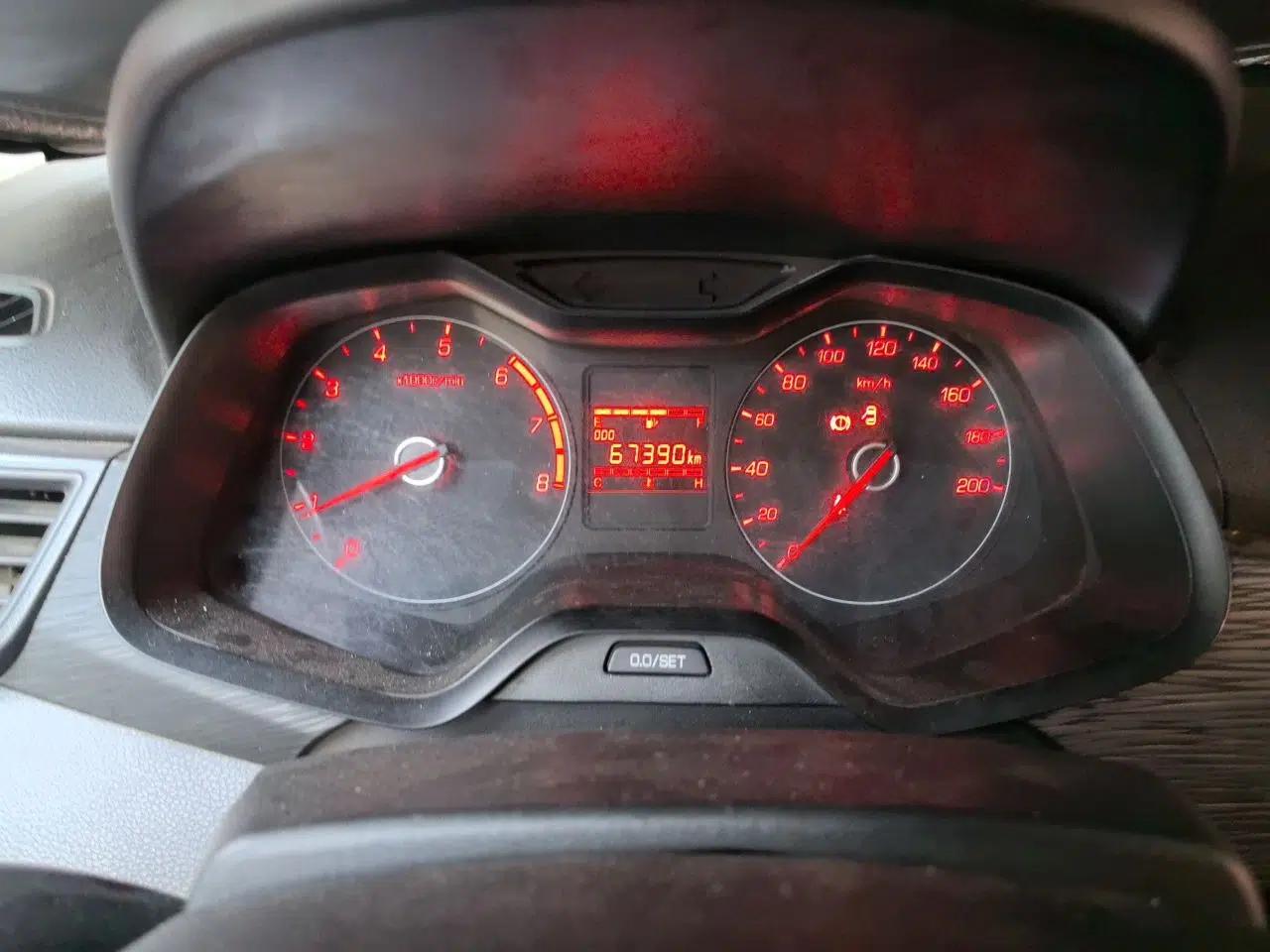 Baojun 310 2016 1.2L manual Comfort trim level — миниатюра 11