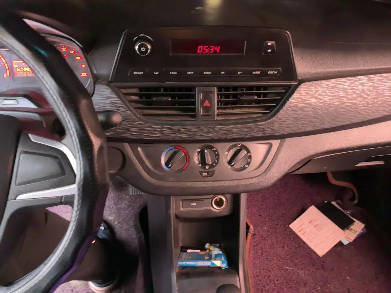 Baojun 310 2016 1.2L manual Comfort trim level — миниатюра 13
