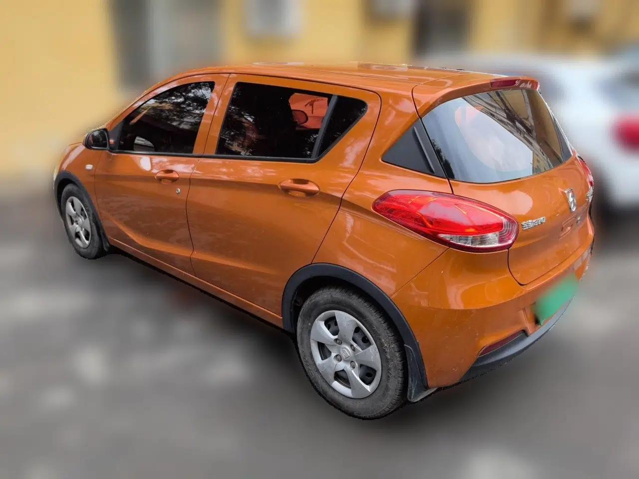Baojun 310 2016 1.2L manual Comfort trim level — миниатюра 4