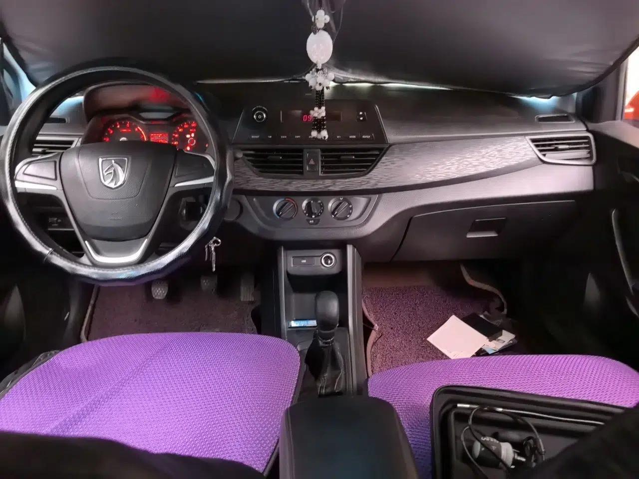 Baojun 310 2016 1.2L manual Comfort trim level — миниатюра 9