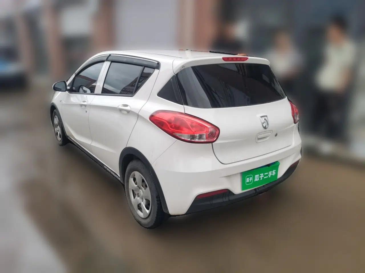 Baojun 310 2016 1.2L manual Comfort trim level — миниатюра 4