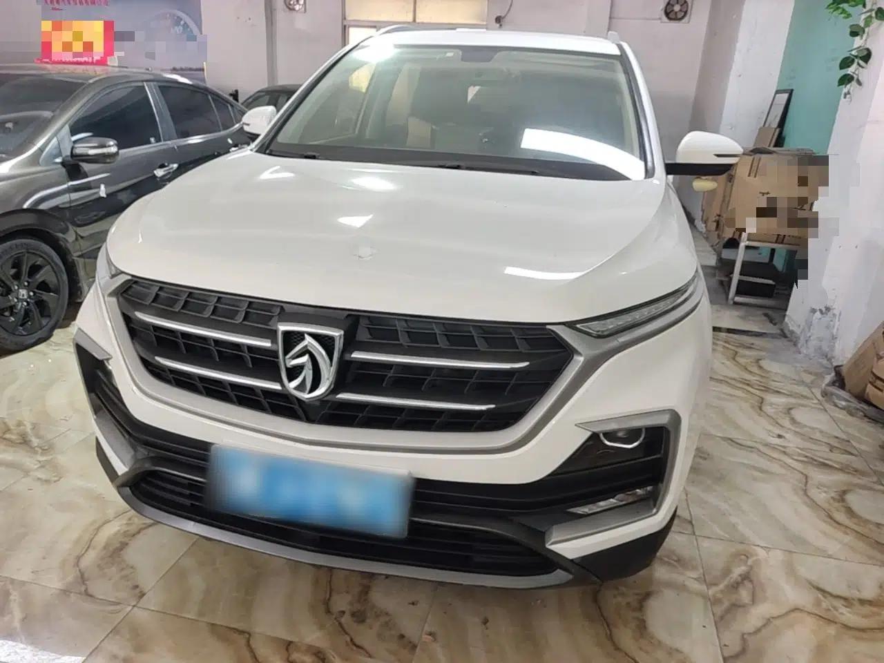 Baojun 530 2019 1.5T CVT Elite Model 7 Seats China V Emission Standard — миниатюра 2
