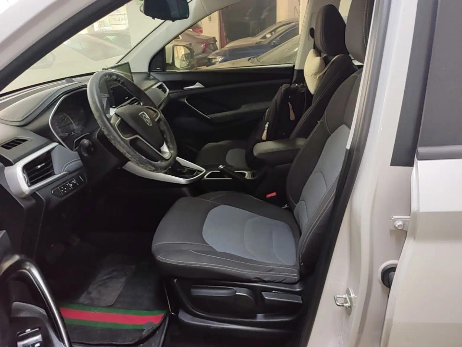 Baojun 530 2019 1.5T CVT Elite Model 7 Seats China V Emission Standard — миниатюра 22