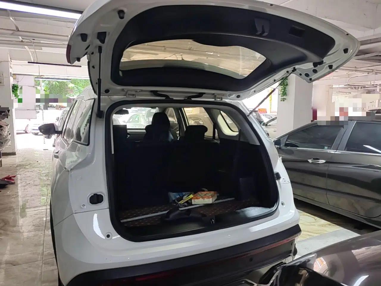 Baojun 530 2019 1.5T CVT Elite Model 7 Seats China V Emission Standard — миниатюра 27