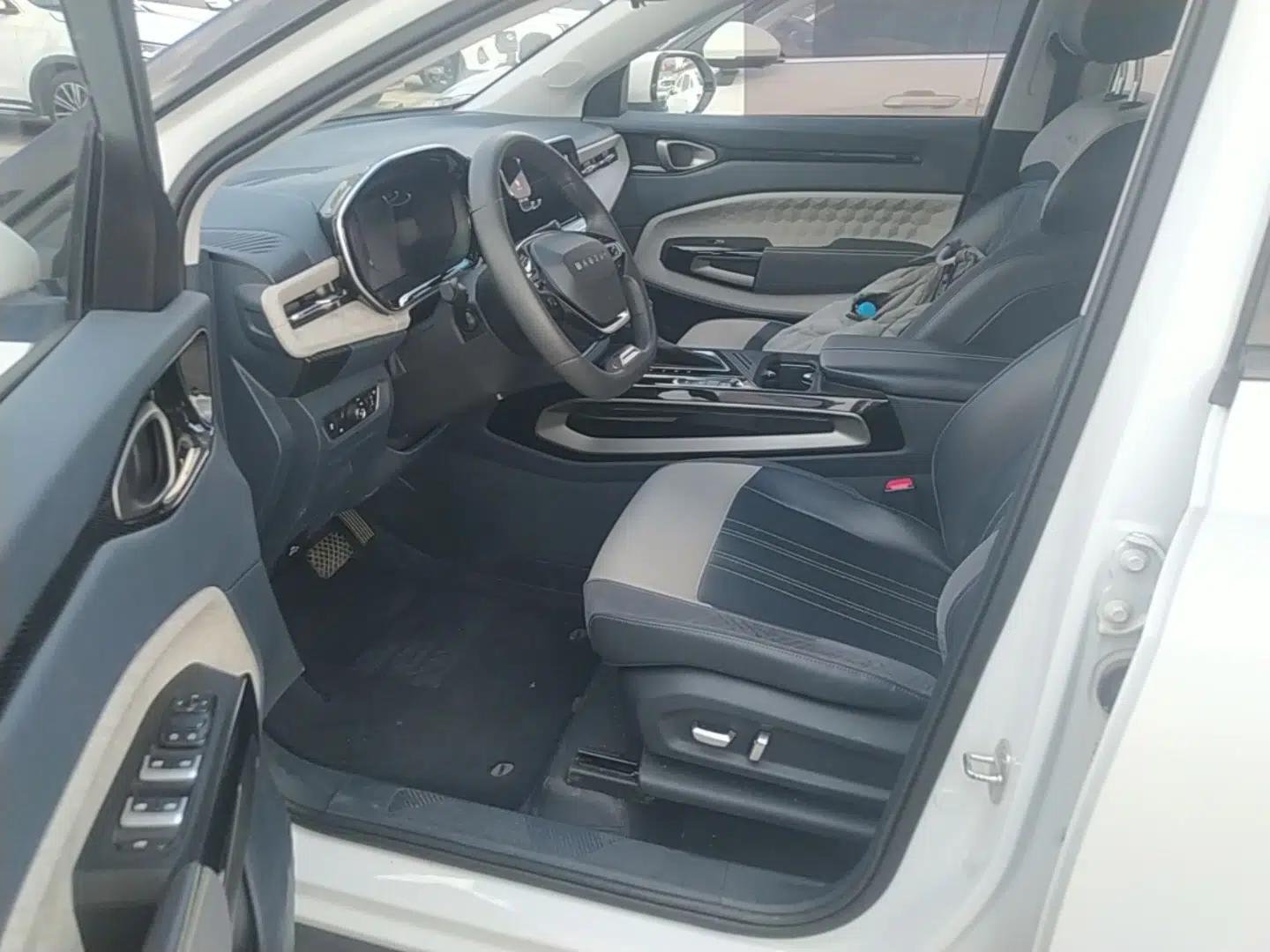 Baojun RM-5 2019 1.5T CVT 24-Hour Online Luxury Version 5 Seats — миниатюра 17