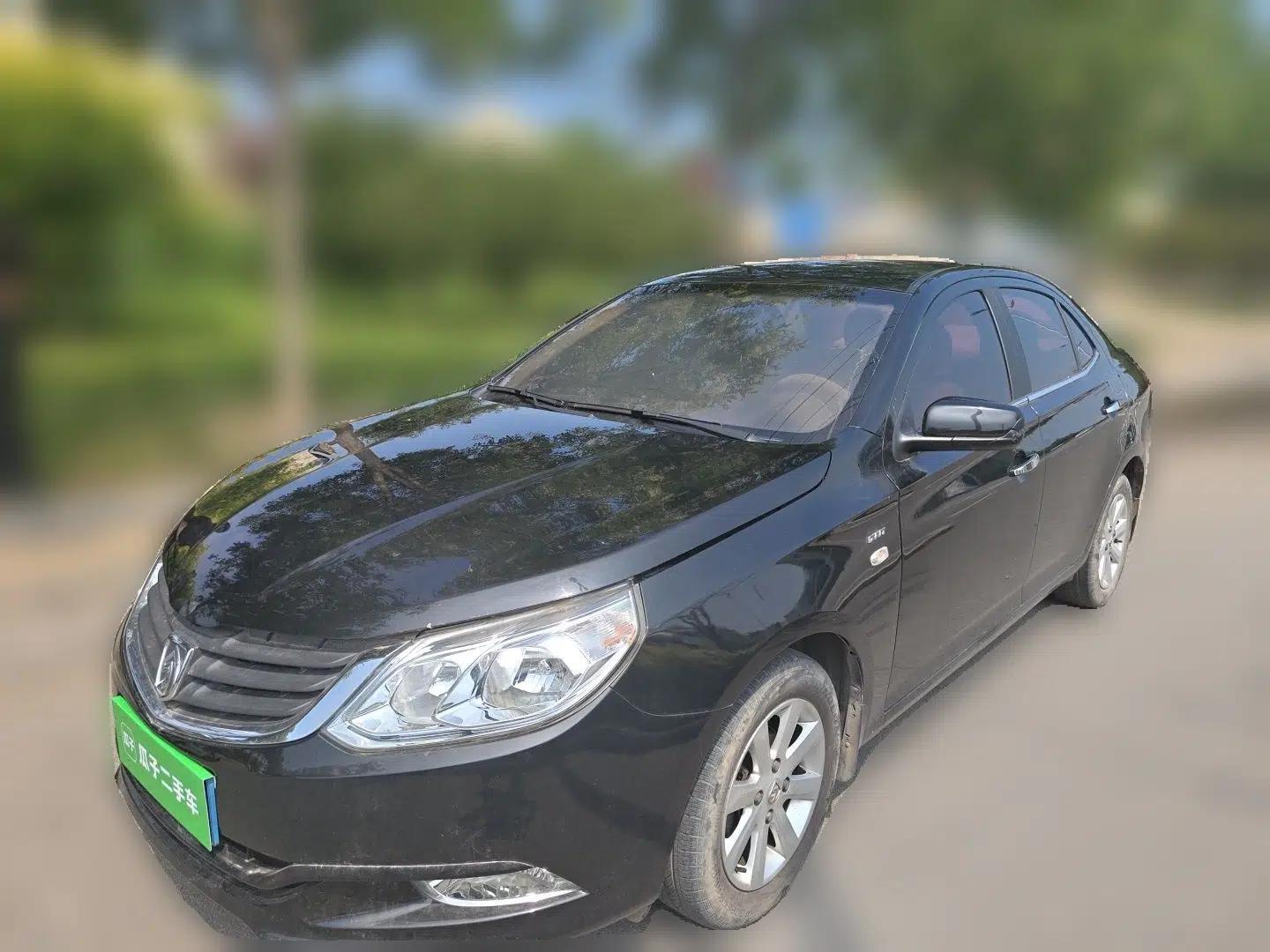 Baojun 630 2011 1.5L manual Comfort trim level — миниатюра 1