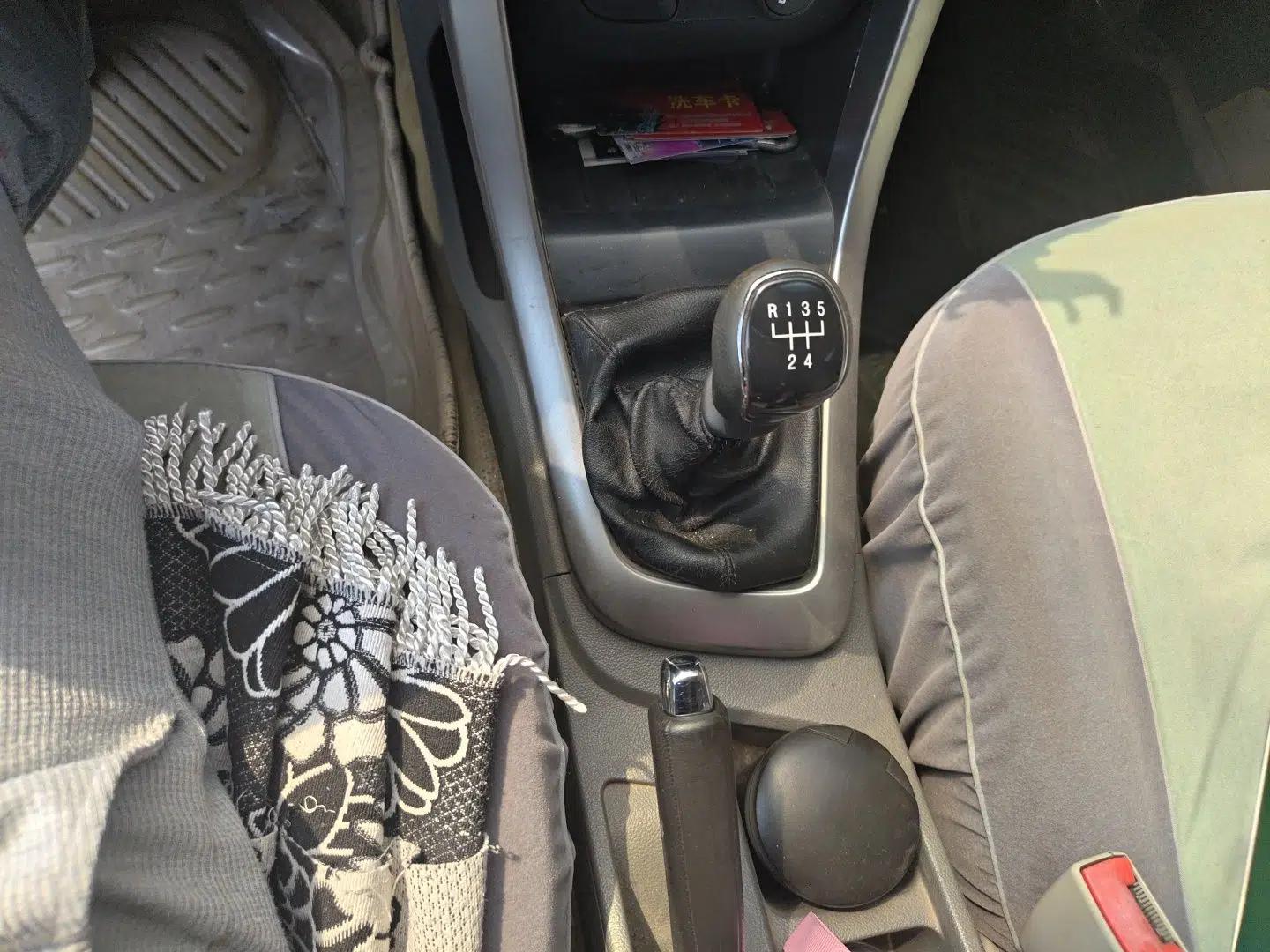 Baojun 630 2011 1.5L manual Comfort trim level — миниатюра 14