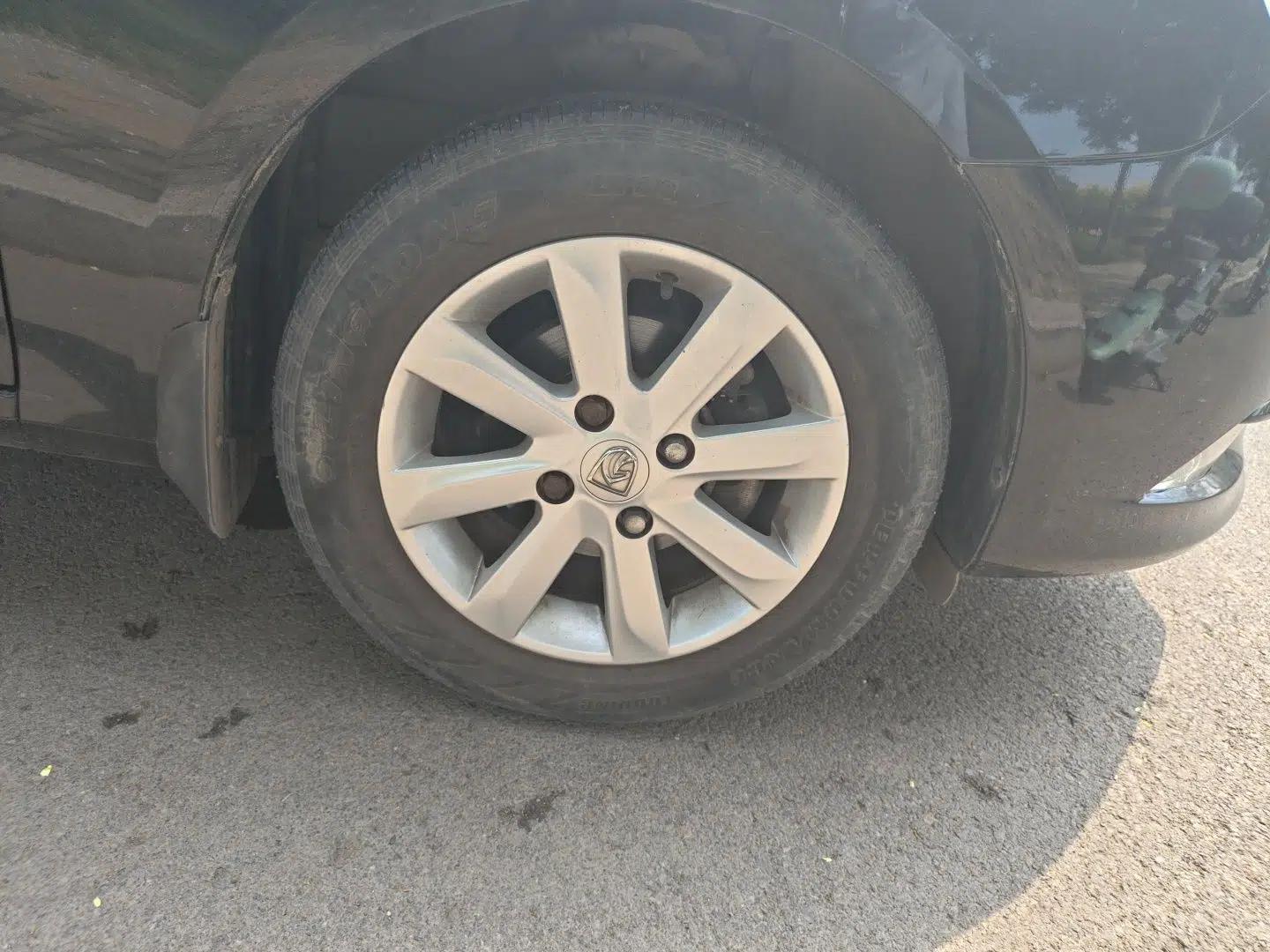 Baojun 630 2011 1.5L manual Comfort trim level — миниатюра 8