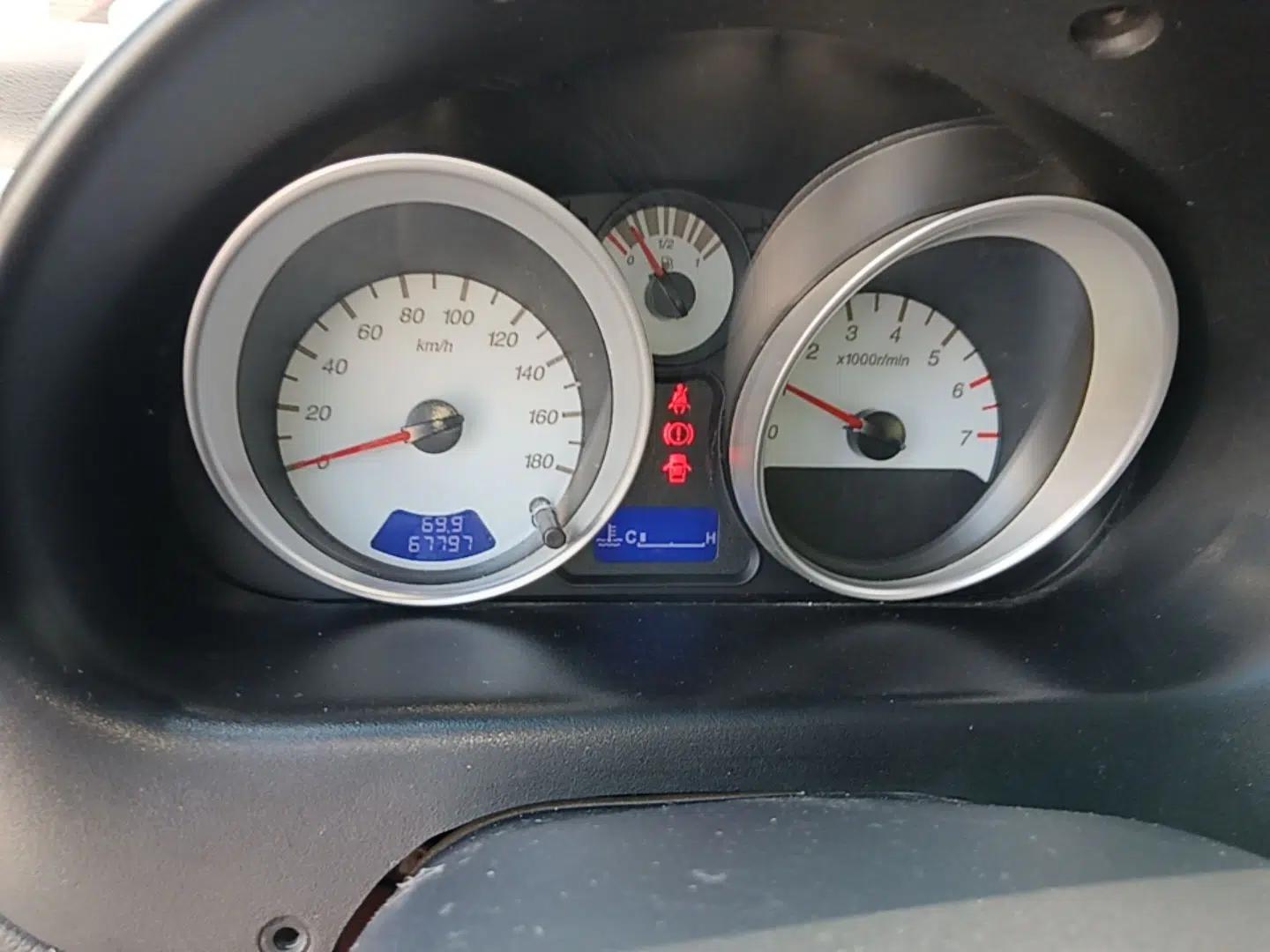 Baojun Lechi 2012 Revised Version 1.2L Manual Sporty Edition Dynamic Type — миниатюра 14