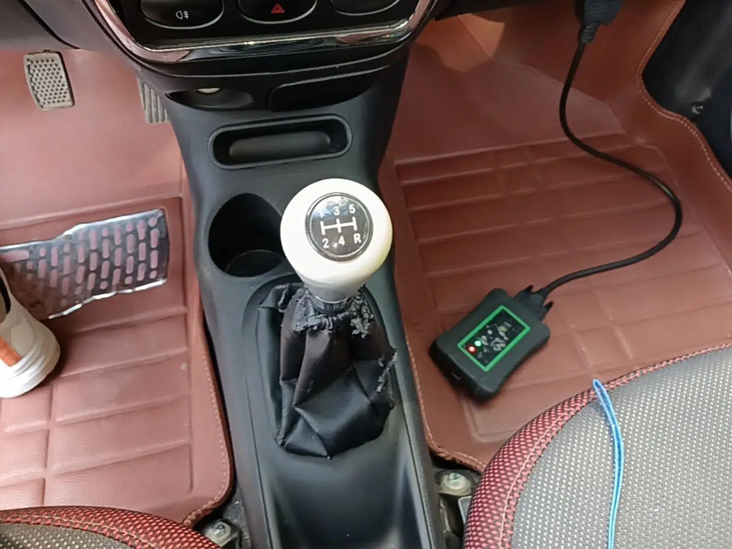 Baojun Lechi 2012 Revised Version 1.2L Manual Sporty Edition Dynamic Type — миниатюра 16