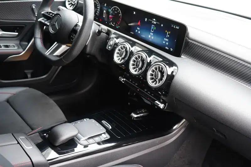 2024 Mercedes-Benz A-Class A 200 L Dynamic Edition — миниатюра 12