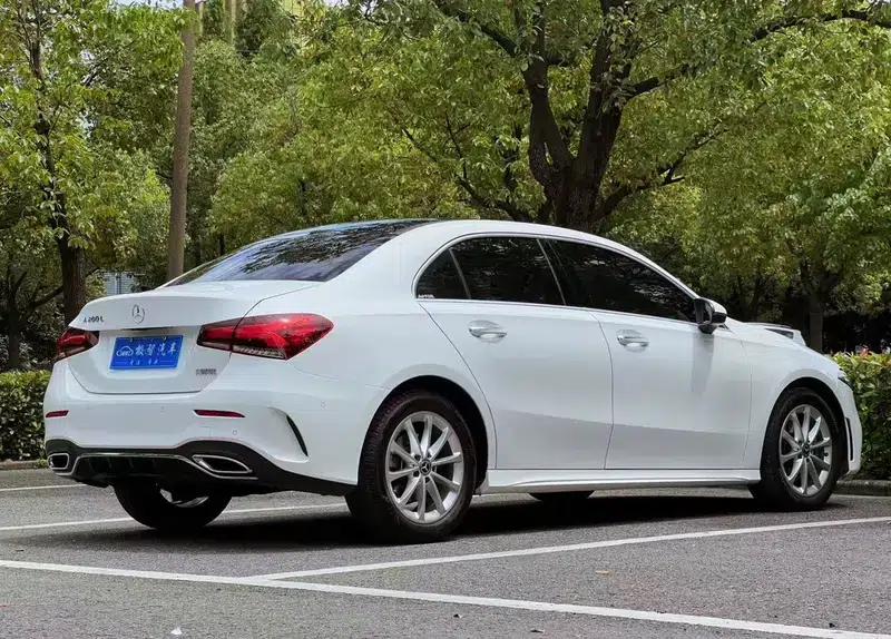 Mercedes-Benz A-Class 2021 A 200 L Sport Sedan Fashion Edition — миниатюра 7