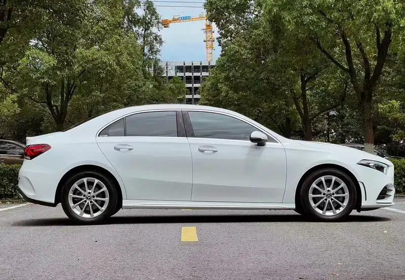 Mercedes-Benz A-Class 2021 A 200 L Sport Sedan Fashion Edition — миниатюра 8