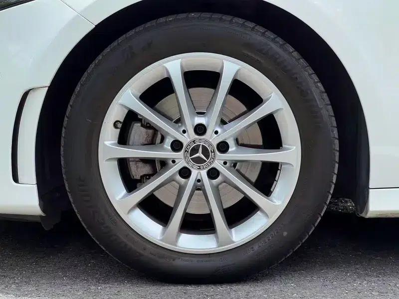 Mercedes-Benz A-Class 2021 A 200 L Sport Sedan Fashion Edition — миниатюра 10