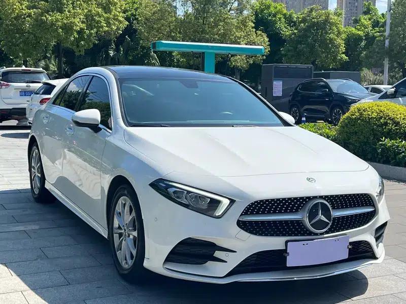 Mercedes-Benz A-Class 2020 A 200 L Sport Sedan — миниатюра 3
