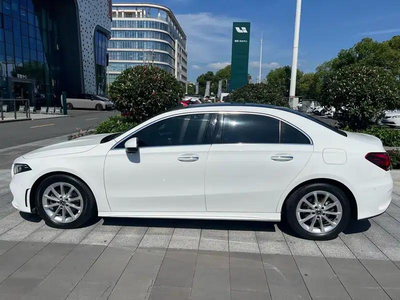 Mercedes-Benz A-Class 2020 A 200 L Sport Sedan — миниатюра 4