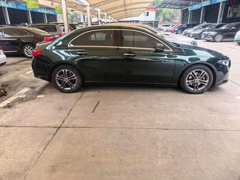 2019 Mercedes-Benz A-Class A 200 L — миниатюра 4
