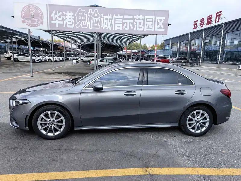 Mercedes-Benz A-Class 2021 A 200 L Sport Sedan Fashion Edition — миниатюра 4