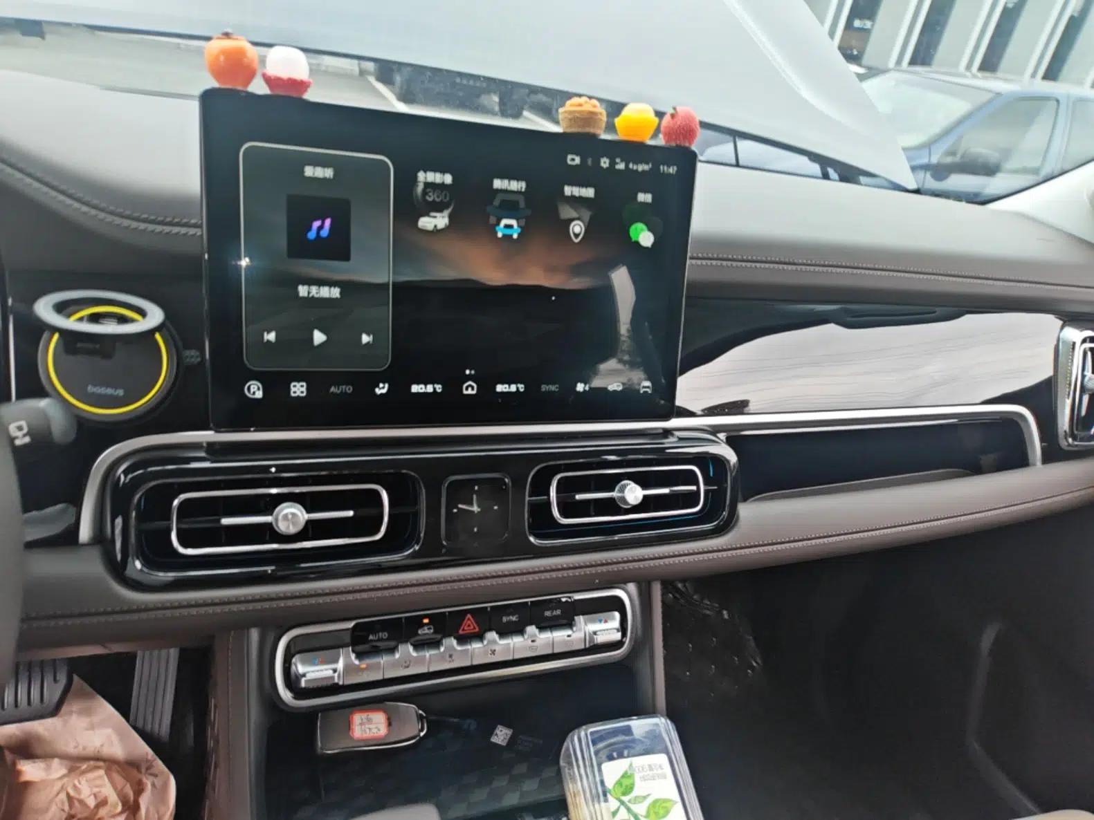 BAIC Off-Road BJ60 2022 2.0T Version 11 Seven Seats — миниатюра 15