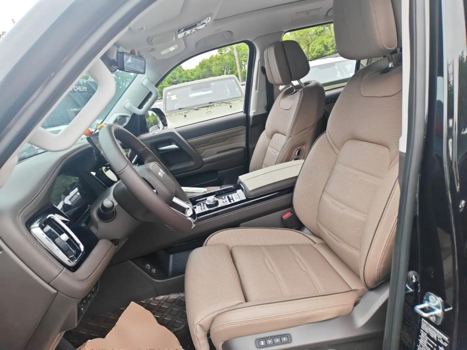 BAIC Off-Road BJ60 2022 2.0T Version 11 Seven Seats — миниатюра 17