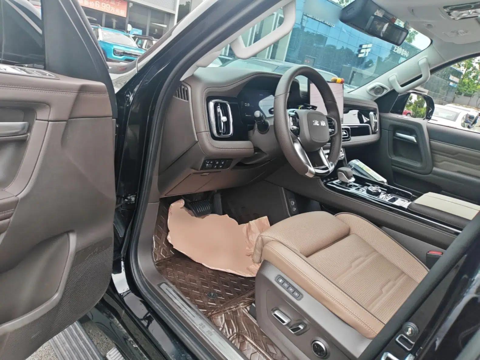 BAIC Off-Road BJ60 2022 2.0T Version 11 Seven Seats — миниатюра 18