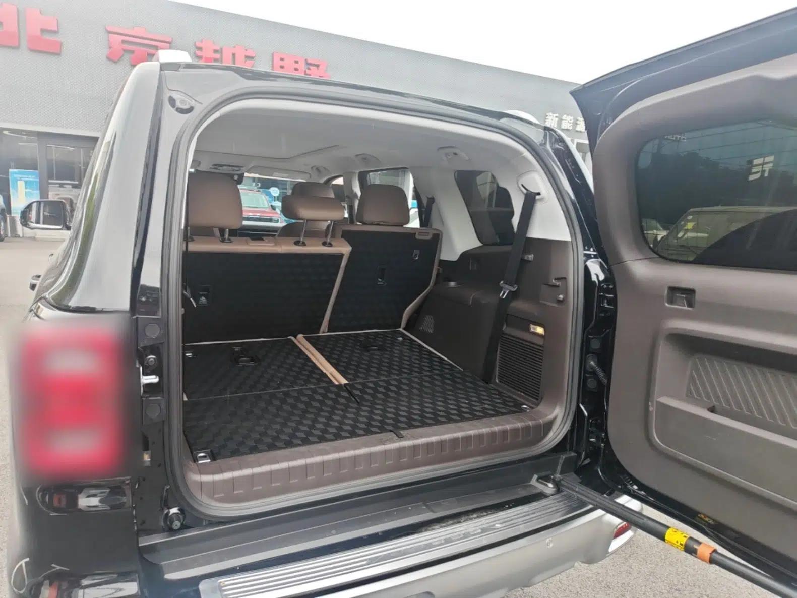 BAIC Off-Road BJ60 2022 2.0T Version 11 Seven Seats — миниатюра 22