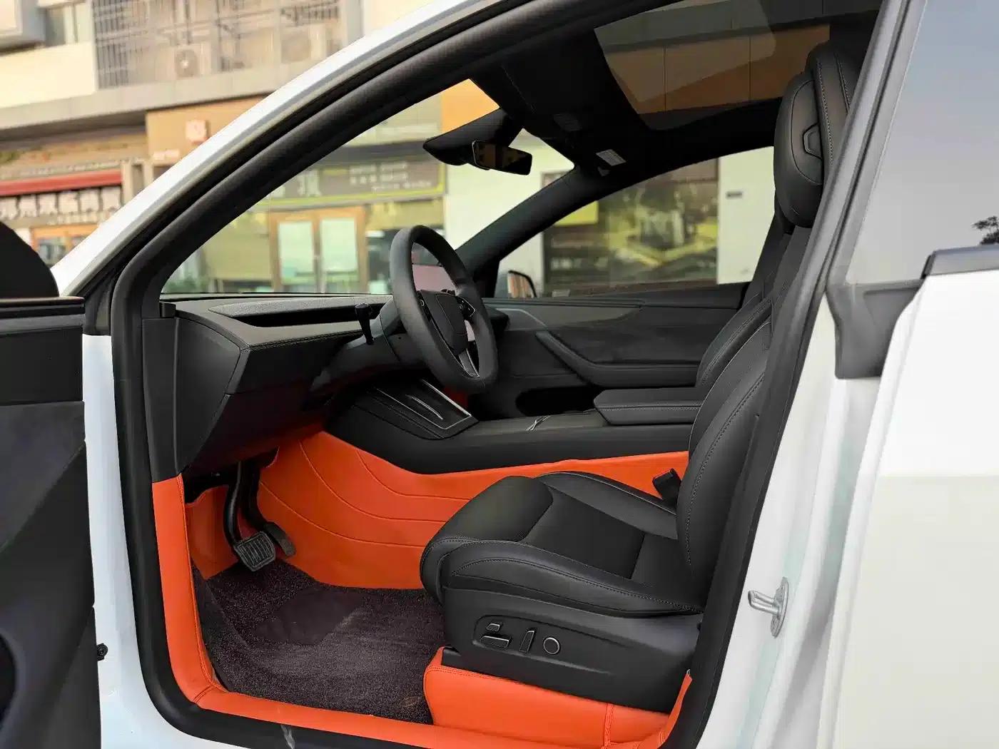 Model Y L 2025 Long Range All-Wheel Drive — миниатюра 4