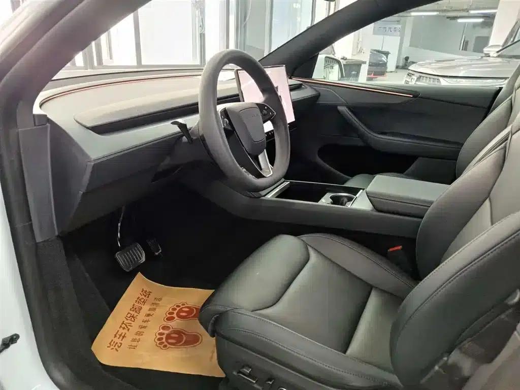 Model Y L 2025 Long Range All-Wheel Drive — миниатюра 7