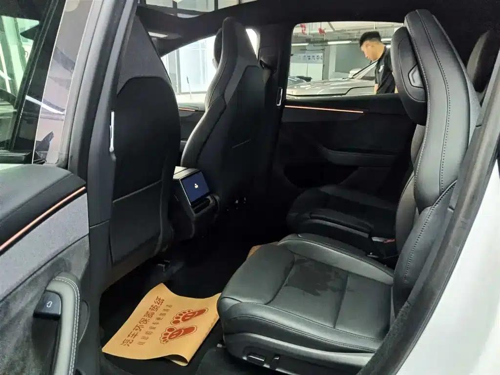 Model Y L 2025 Long Range All-Wheel Drive — миниатюра 9