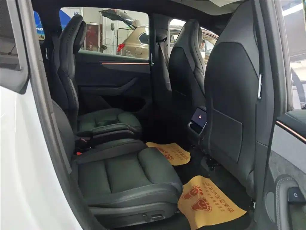 Model Y L 2025 Long Range All-Wheel Drive — миниатюра 10