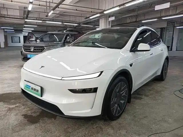 Model Y L 2025 Long Range All-Wheel Drive