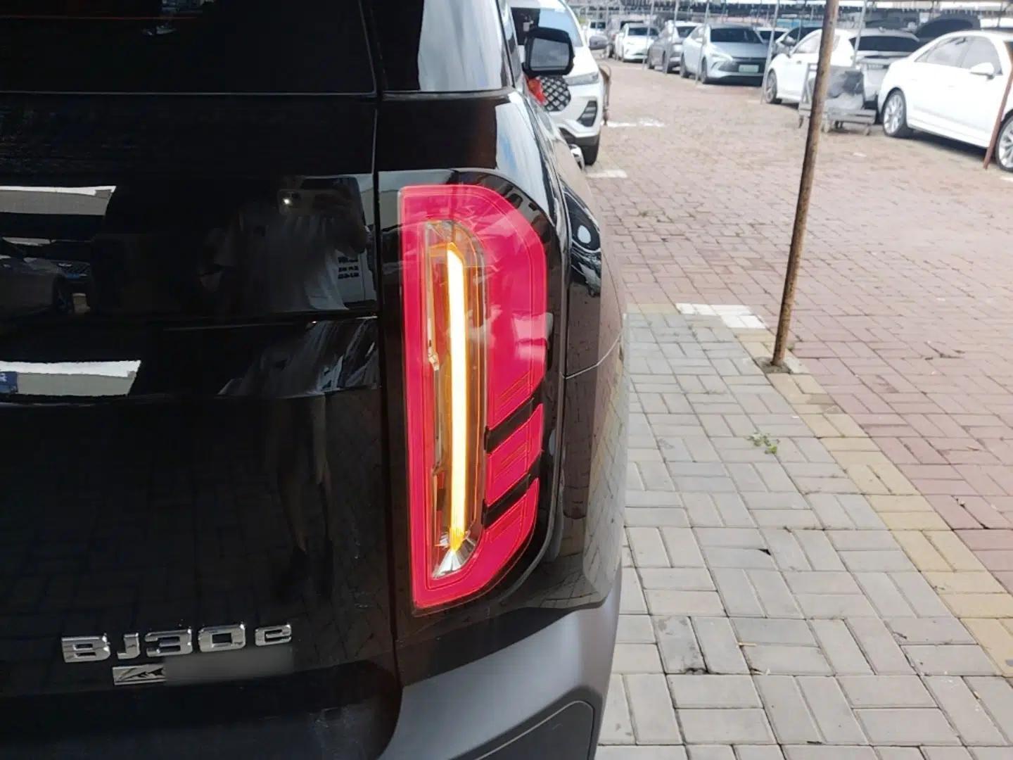 BAIC Off-Road BJ30 2026 Model Traveler 1.5T Hybrid Standard Version — миниатюра 9