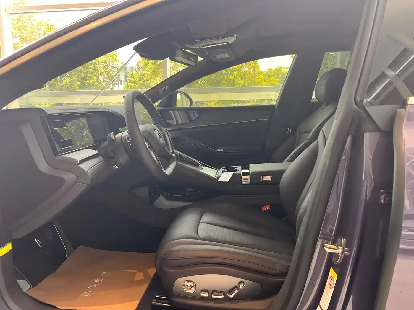 Denza Z9 2024 Model 1100km AWD Max Edition — миниатюра 4