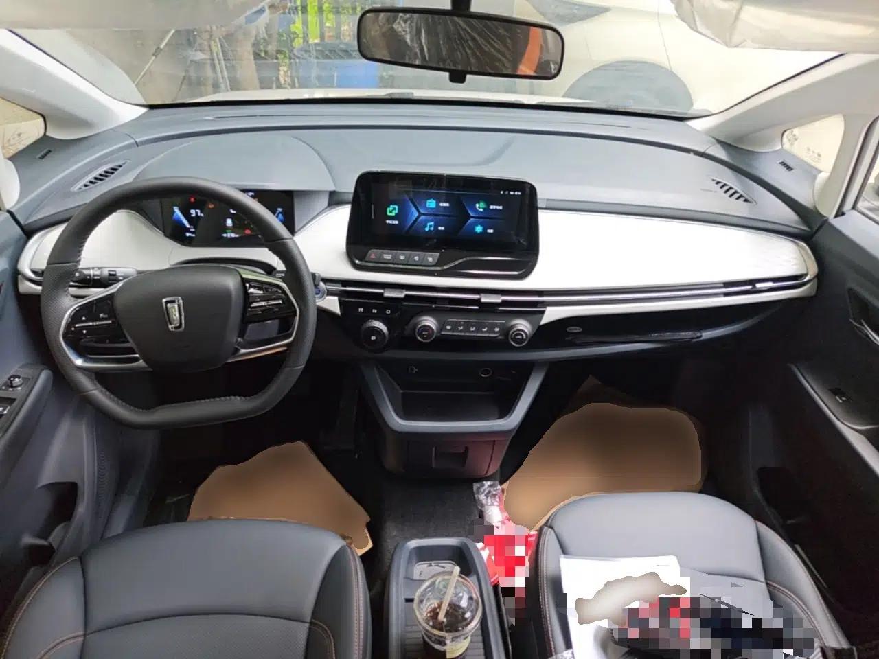 Bestune NAT 2022 Comfortable Travel Battery-Swapping Taxi Version — миниатюра 12