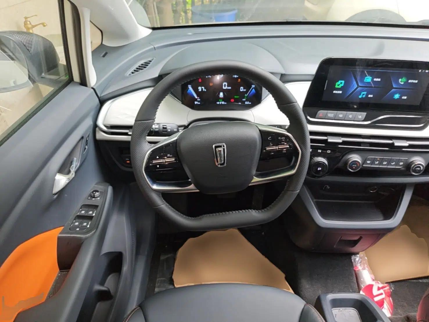 Bestune NAT 2022 Comfortable Travel Battery-Swapping Taxi Version — миниатюра 13