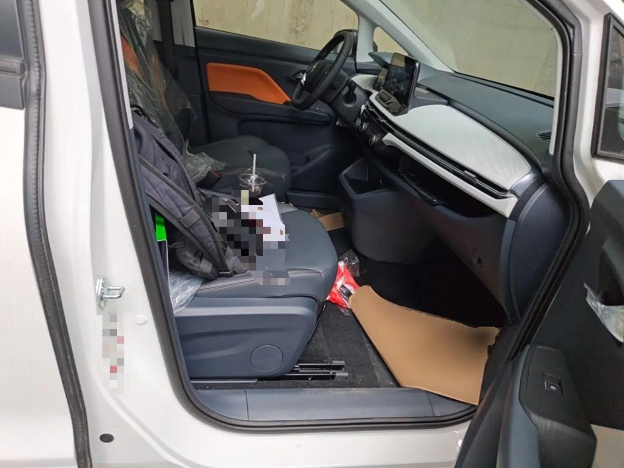 Bestune NAT 2022 Comfortable Travel Battery-Swapping Taxi Version — миниатюра 19