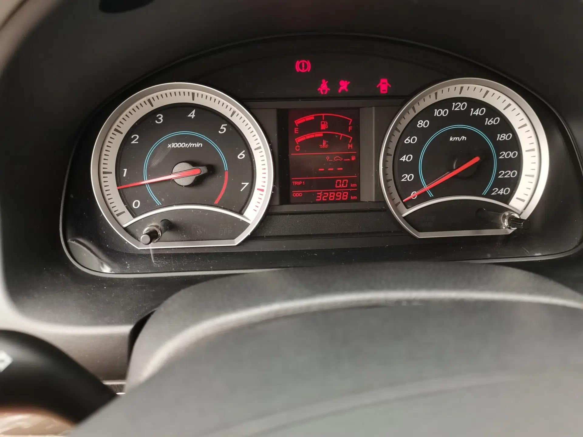 Bestune B50 2012 1.6L manual sunroof version — миниатюра 12
