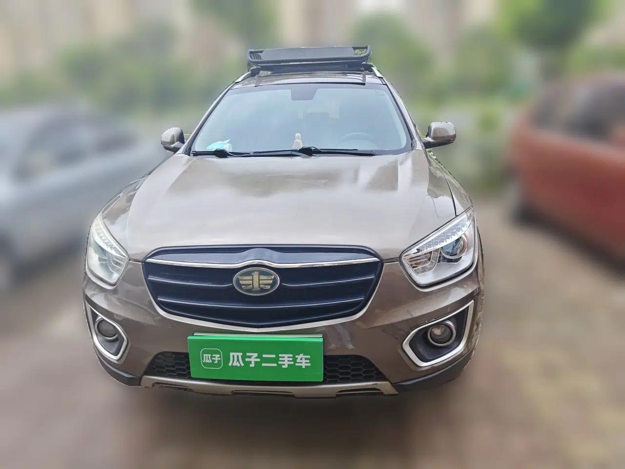 Bestune X80 2016 2.0L automatic Comfort trim level — миниатюра 2